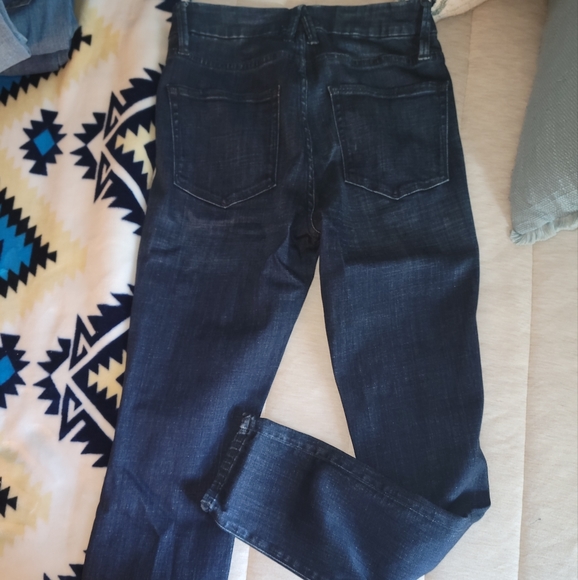 Good American Good Legs Crop Jeans - Picture 3 of 3